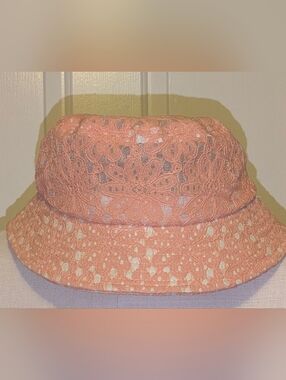 "Do Everything In Love" O/S EUC Cotton Peach Lace Bucket Style Holiday Sun Hat